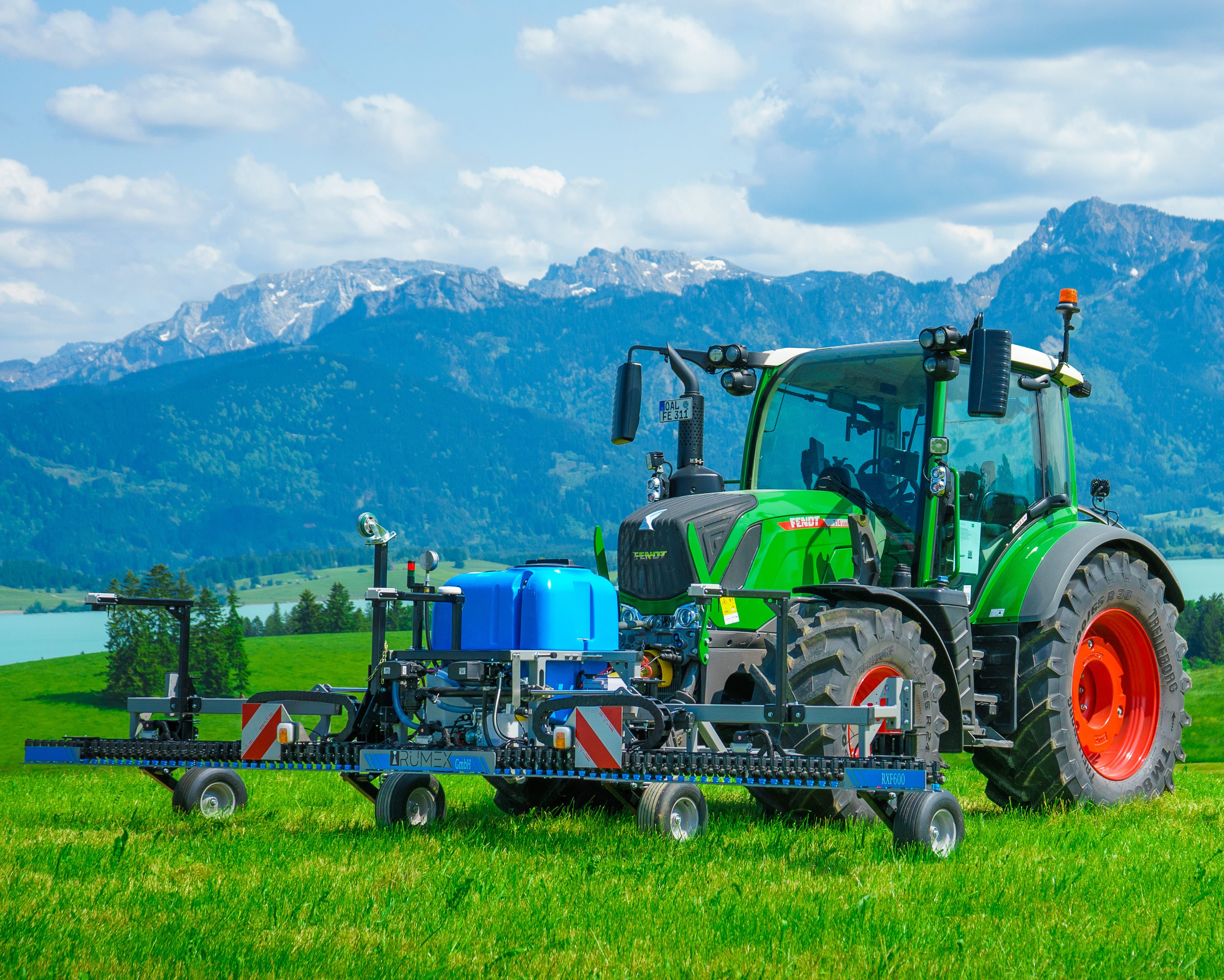 Innovative Landwirtschaftstechnologie: Rumex Spotsprayer und Allgäu Automations RumboJet 880