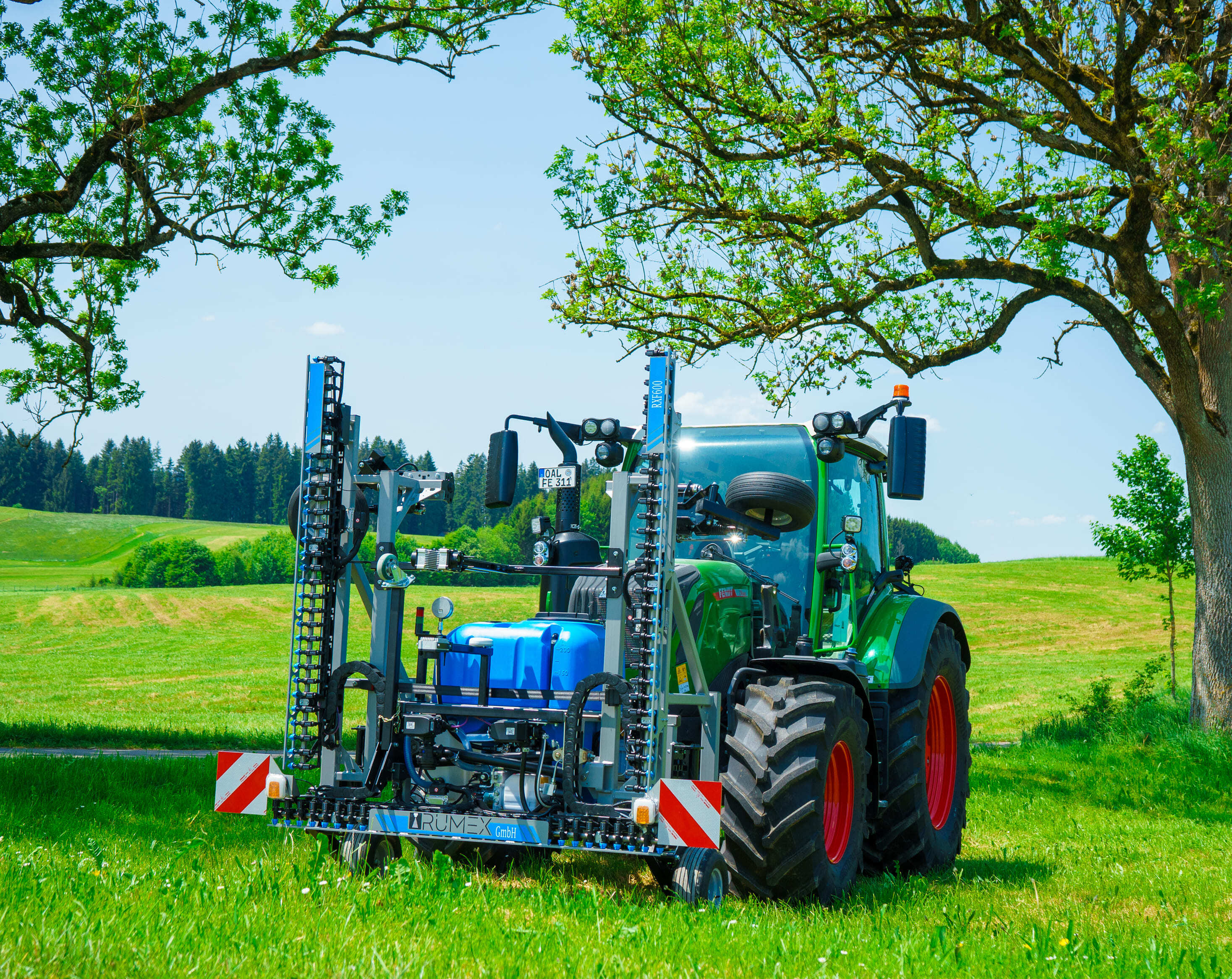 Präzise Unkrautbekämpfung mit dem Rumex Spotsprayer und Allgäu Automations RumboJet 880