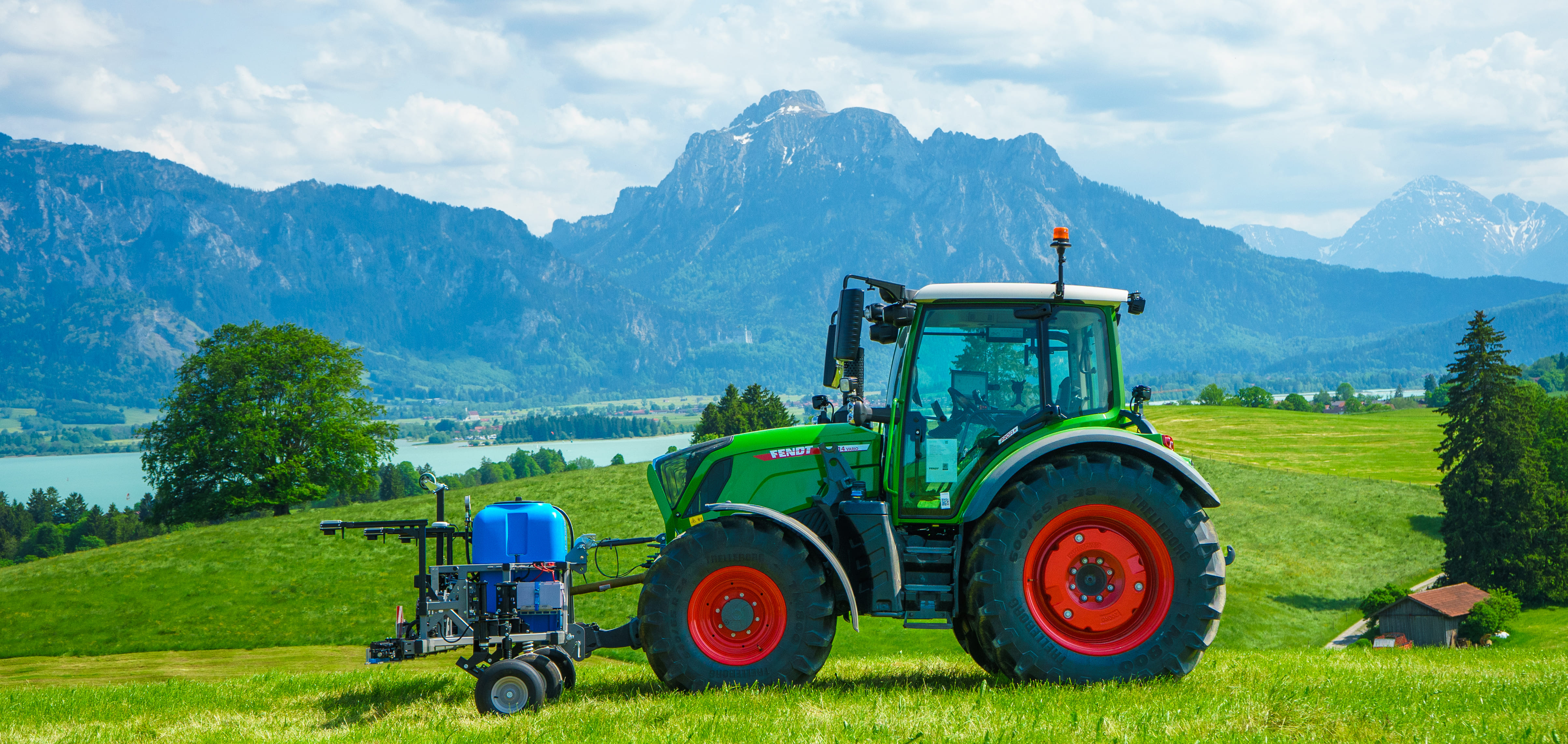 Effiziente Unkrautkontrolle dank Rumex Spotsprayer und Allgäu Automations RumboJet 880